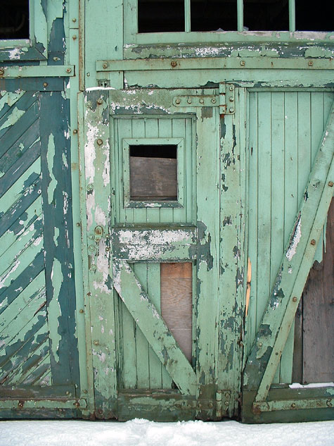 Engine_door_close_up.jpg